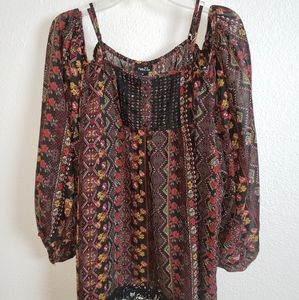 RUE 21 FLORAL  COLD SHOULDER TOP